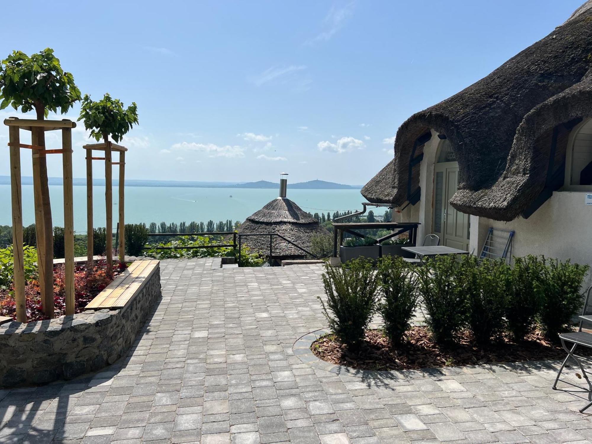 Panorama Apartmanhaz Badacsonytomaj Dış mekan fotoğraf